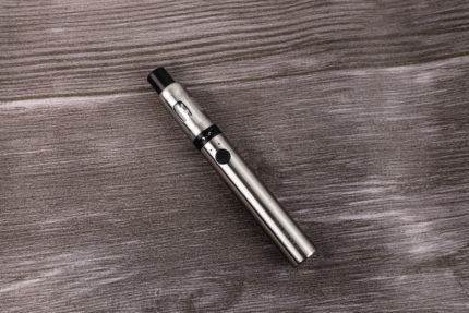 Innokin Endura T18 2 silber - E-Zigaretten Starterset mit Schutzkappe, Farbe silber