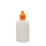 PE-Flasche aus weichem Material mit einem Füllvolumen von 50ml mit spitzer Füllnadel und kindersicherem Verschluss.
