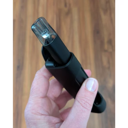 Abbildung zeigt Entnahme des Nexi Pro Pen aus der Powerbank.